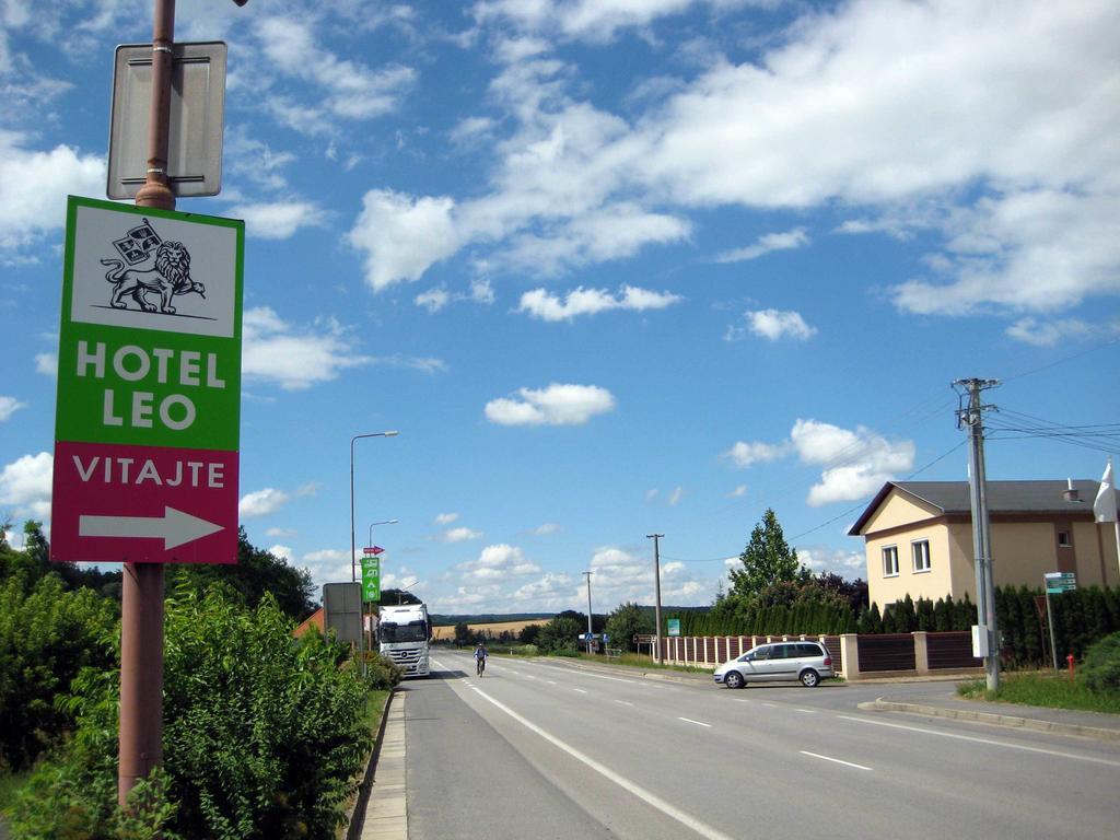 Eko Penzion Leo Дудинце Екстериор снимка